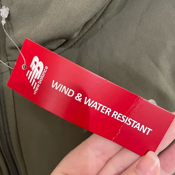 New balance jacket - Picture 3 of 6